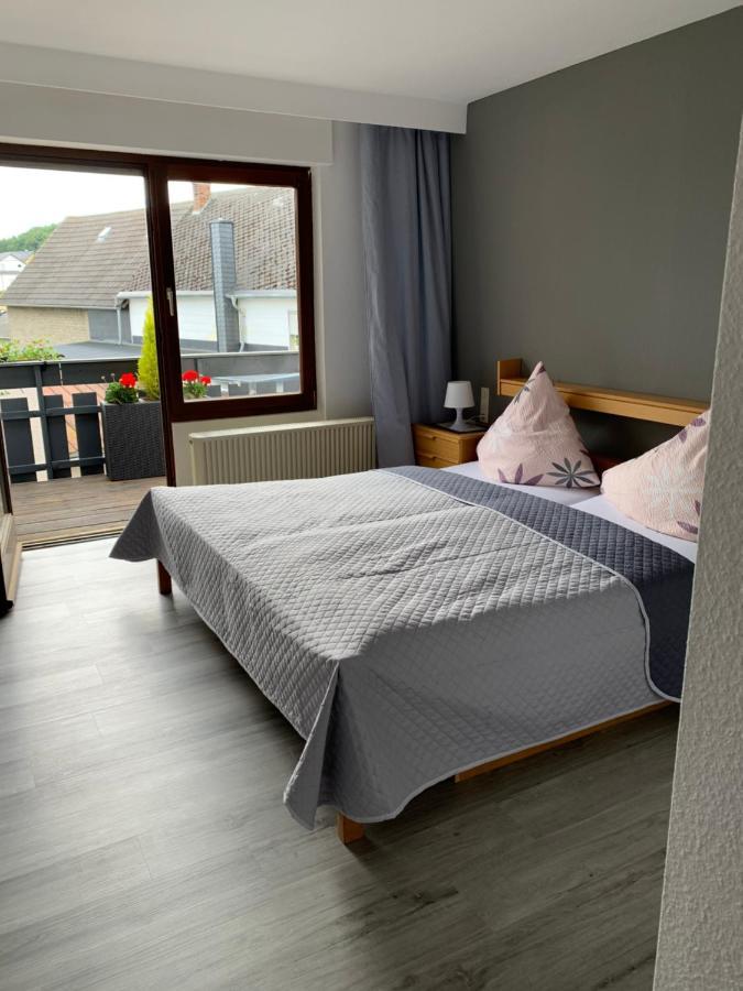 Vina Am Ring Bed & Breakfast Mannebach  Exterior photo