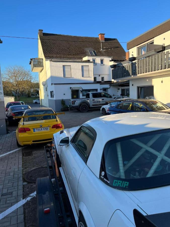 Vina Am Ring Bed & Breakfast Mannebach  Exterior photo