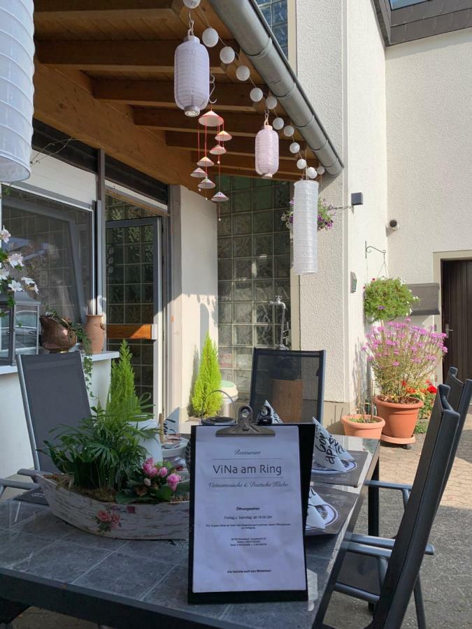 Vina Am Ring Bed & Breakfast Mannebach  Exterior photo