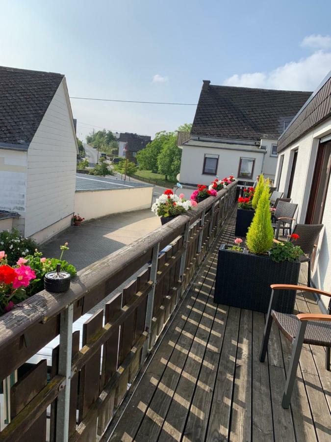 Vina Am Ring Bed & Breakfast Mannebach  Exterior photo